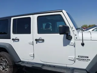 2016 Jeep Wrangler Unlimited Sport z VIN 1C4BJWDG4GL288615, wystawiony jako IAAI lot #42520924 z przebiegiem 113 594 mil mil oraz . Historia ofert i sprzedaży dostępna na DreamBid. Obrazek 14.