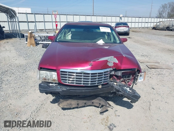 1999 Cadillac DeVille z VIN 1G6KD54Y8XU771788, wystawiony jako IAAI lot #41734590 z przebiegiem 84 302 mil mil oraz . Historia ofert i sprzedaży dostępna na DreamBid. Obrazek 12.