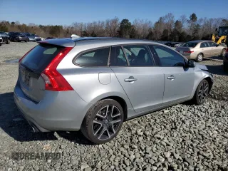 2018 Volvo V60 Dynamic with VIN YV140MEL4J2390449, listed as a Copart auction lot 46272124 with 124,513 mi miles. Bid and sale history available at carsss.com. Image 3.