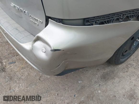 2007 Toyota Sienna XLE z VIN 5TDBK22C07S005499, wystawiony jako IAAI lot #42304686 z przebiegiem 179 721 mil mil oraz . Historia ofert i sprzedaży dostępna na DreamBid. Obrazek 14.