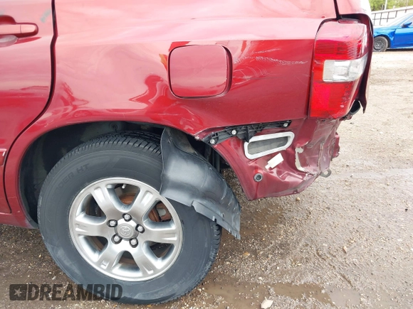2005 Toyota Highlander z VIN JTEGP21A450079978, wystawiony jako IAAI lot #41905023 z przebiegiem 156 101 mil mil oraz . Historia ofert i sprzedaży dostępna na DreamBid. Obrazek 19.