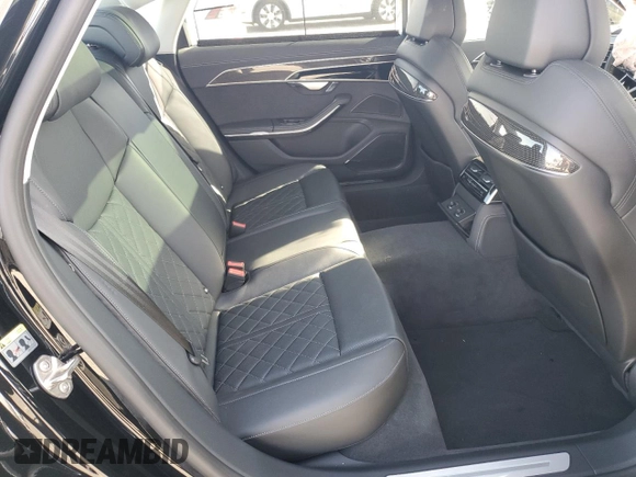 2022 Audi S8 with VIN WAULSAF84NN000519, listed as a Copart auction lot 47127135 with 30,032 mi miles and Salvage Title. Bid and sale history available at DreamBid. Image 10.