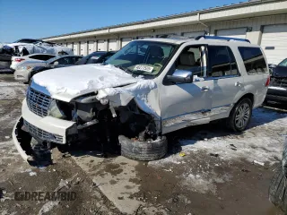 2008 Lincoln Navigator with VIN 5LMFU28548LJ01183, listed as a Copart auction lot 46277525 with 204,331 mi miles and Salvage Title. Bid and sale history available at carsss.com. Image 1.