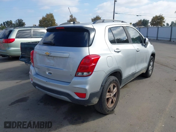 2017 Chevrolet Trax LT z VIN 3GNCJPSB8HL233373, wystawiony jako IAAI lot #40833250 z przebiegiem 117 569 mil mil oraz . Historia ofert i sprzedaży dostępna na DreamBid. Obrazek 4.