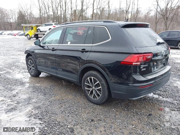 2019 Volkswagen Tiguan SE with VIN 3VV3B7AX2KM196407, listed as a IAAI auction lot 40993730 with 86,904 mi miles. Bid and sale history available at carsss.com. Image 3.