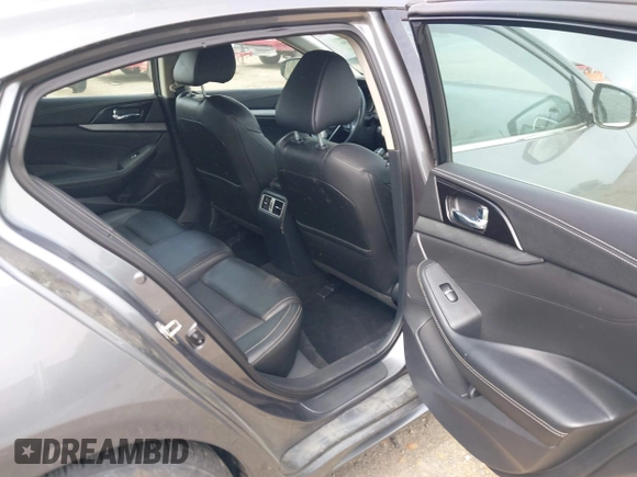 2017 Nissan Maxima SR with VIN 1N4AA6AP9HC439777, listed as a IAAI auction lot 42102836 with 82,396 mi miles and . Bid and sale history available at DreamBid. Image 8.