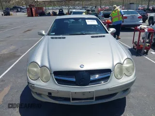 2003 Mercedes-Benz SL 500 z VIN WDBSK75F43F010443, wystawiony jako IAAI lot #42270762 z przebiegiem Nie podano mil oraz . Historia ofert i sprzedaży dostępna na DreamBid. Obrazek 12.