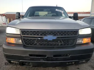 2006 Chevrolet Silverado 3500 SRW LT with VIN 1GCHK33296F137200, listed as a Copart auction lot 85065784 with 302,668 mi miles and Salvage Title. Bid and sale history available at carsss.com. Image 5.