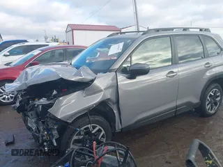 2025 Subaru Forester Premium z VIN JF2SLDDC1SH455666, wystawiony jako IAAI lot #41495573 z przebiegiem 4 383 mil mil oraz . Historia ofert i sprzedaży dostępna na DreamBid. Obrazek 14.