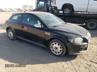 2010 Volvo C30 z VIN YV1672MK6A2172028, wystawiony jako Copart lot #77348434 z przebiegiem 168 765 mil mil oraz Czysty tytuł • Clean title. Historia ofert i sprzedaży dostępna na DreamBid. Obrazek 4.