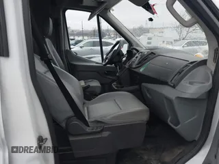2018 Ford Transit z VIN 1FTYR2CM1JKA72172, wystawiony jako IAAI lot #41864907 z przebiegiem Nie podano mil oraz . Historia ofert i sprzedaży dostępna na DreamBid. Obrazek 5.