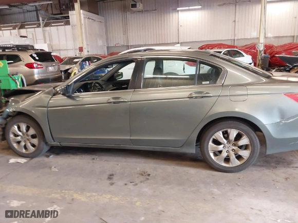 2008 Honda Accord Sdn EX-L with VIN JHMCP26828C046925, listed as a IAAI auction lot 41736541 with 199,602 mi miles. Bid and sale history available at carsss.com. Image 15.