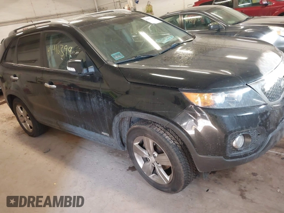 2013 Kia Sorento EX with VIN 5XYKUDA63DG410184, listed as a IAAI auction lot 41416399 with 214,623 mi miles. Bid and sale history available at carsss.com. Image 1.