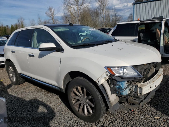 2012 Lincoln MKX with VIN 2LMDJ8JK4CBL17246, listed as a Copart auction lot 50425695 with 135,242 mi miles and Salvage Title. Bid and sale history available at DreamBid. Image 4.