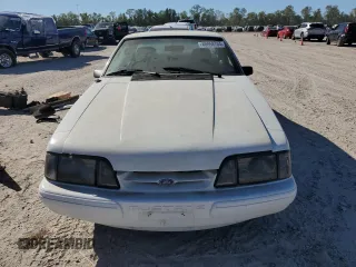 1989 Ford Mustang z VIN 1FABP40A3KF309892, wystawiony jako Copart lot #80858704 z przebiegiem 75 267 mil mil oraz Czysty tytuł • Clean title. Historia ofert i sprzedaży dostępna na DreamBid. Obrazek 5.