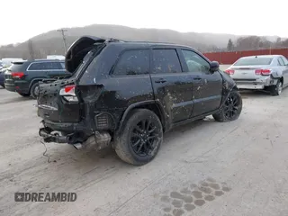 2018 Jeep Grand Cherokee Altitude with VIN 1C4RJEAG1JC402378, listed as a IAAI auction lot 41883567 with 62,478 mi miles. Bid and sale history available at carsss.com. Image 4.