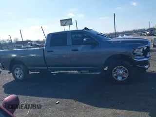 2022 Ram 2500 Tradesman with VIN 3C6UR5HJ2NG111757, listed as a IAAI auction lot 41537105 with 64,589 mi miles and . Bid and sale history available at DreamBid. Image 14.