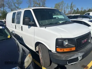 2013 GMC Savana Cargo with VIN 1GTS7AFX4D1135447, listed as a IAAI auction lot 42143275 with 179,038 mi miles. Bid and sale history available at carsss.com. Image 1.