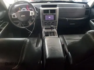 2010 Jeep Liberty Limited z VIN 1J4PN5GK3AW150858, wystawiony jako Copart lot #57888735 z przebiegiem 130 356 mil mil oraz Szkoda całkowita • Salvage title. Historia ofert i sprzedaży dostępna na DreamBid. Obrazek 8.