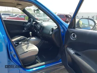 2012 Nissan Juke SL z VIN JN8AF5MV0CT111094, wystawiony jako IAAI lot #42519278 z przebiegiem 233 945 mil mil oraz . Historia ofert i sprzedaży dostępna na DreamBid. Obrazek 5.