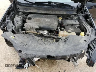 2019 Jeep Cherokee Latitude z VIN 1C4PJLCBXKD149943, wystawiony jako Copart lot #54366825 z przebiegiem 137 269 mil mil oraz Szkoda całkowita • Salvage title. Historia ofert i sprzedaży dostępna na DreamBid. Obrazek 12.