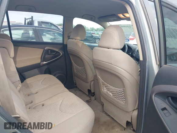 2007 Toyota RAV4 Limited with VIN JTMZD31V476039804, listed as a IAAI auction lot 41919990 with 205,890 mi miles. Bid and sale history available at carsss.com. Image 8.