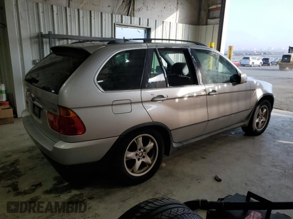 2001 BMW X5 4.4i with VIN WBAFB33531LH18946, listed as a Copart auction lot 84322504 with 232,357 mi miles and Clean Title. Bid and sale history available at carsss.com. Image 3.
