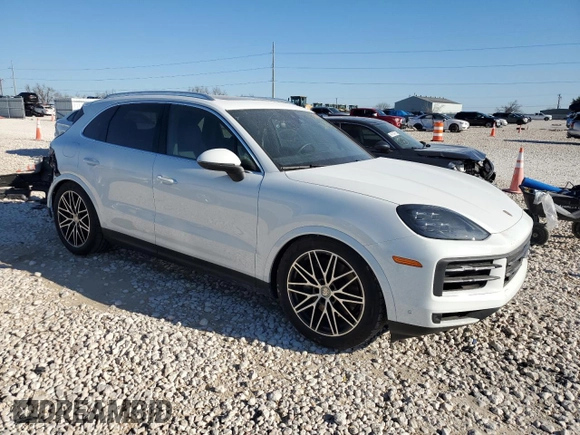 2024 Porsche Cayenne z VIN WP1AA2AY4RDA08608, wystawiony jako Copart lot #45282695 z przebiegiem Nie podano mil oraz Szkoda całkowita • Salvage title. Historia ofert i sprzedaży dostępna na DreamBid. Obrazek 4.