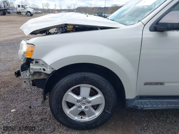 2008 Ford Escape XLT with VIN 1FMCU93ZX8KB33764, listed as a IAAI auction lot 42037456 with 195,047 mi miles. Bid and sale history available at carsss.com. Image 19.