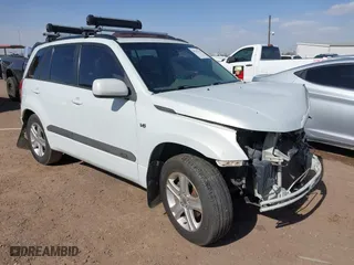 2006 Suzuki Grand Vitara Luxury with VIN JS3TD947464101977, listed as a IAAI auction lot 41742115 with 1 mi miles. Bid and sale history available at carsss.com. Image 1.