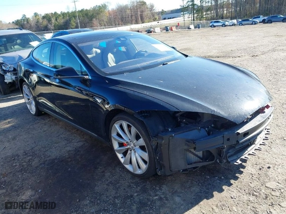 2015 Tesla Model S 85D with VIN 5YJSA4H43FF083602, listed as a IAAI auction lot 41830872 with 67,475 mi miles. Bid and sale history available at carsss.com. Image 1.