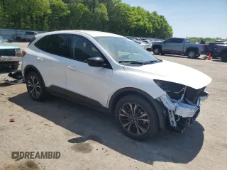 2022 Ford Escape SE z VIN 1FMCU0G60NUC04269, wystawiony jako Copart lot #53483375 z przebiegiem 7 727 mil mil oraz Szkoda całkowita • Salvage title. Historia ofert i sprzedaży dostępna na DreamBid. Obrazek 4.