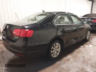 2013 Volkswagen Jetta SE z VIN 3VWDP7AJ4DM398794, wystawiony jako IAAI lot #41703067 z przebiegiem Nie podano mil oraz . Historia ofert i sprzedaży dostępna na DreamBid. Obrazek 4.