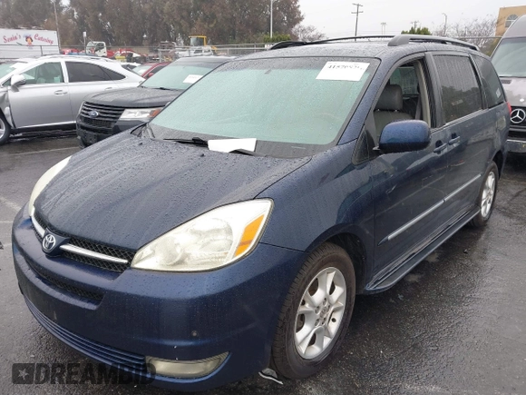 2004 Toyota Sienna XLE with VIN 5TDBA22C74S003781, listed as a IAAI auction lot 41570829 with 217,728 mi miles. Bid and sale history available at carsss.com. Image 2.