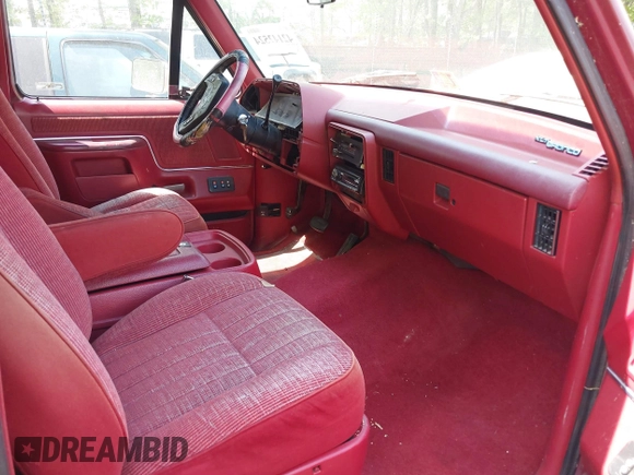 1989 Ford Bronco XL with VIN 1FMEU15N8KLB48656, listed as a IAAI auction lot 42142524 with 87,459 mi miles. Bid and sale history available at carsss.com. Image 5.