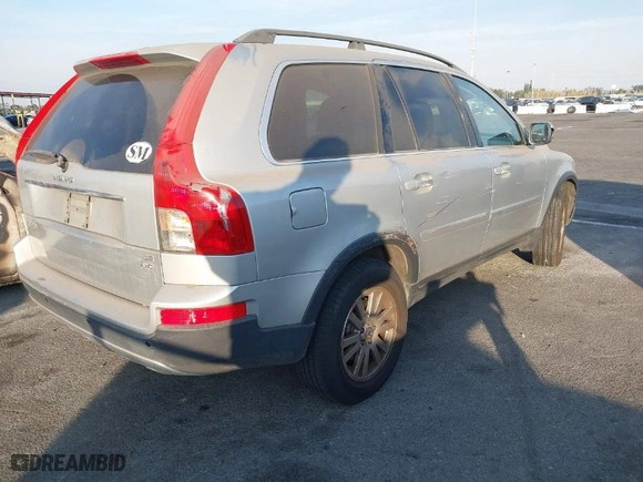 2008 Volvo XC90 I6 with VIN YV4CZ982881452326, listed as a IAAI auction lot 41017825 with 1 mi miles. Bid and sale history available at carsss.com. Image 4.