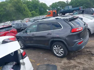 2017 Jeep Cherokee Limited z VIN 1C4PJLDB8HW526765, wystawiony jako IAAI lot #42136476 z przebiegiem 121 694 mil mil oraz . Historia ofert i sprzedaży dostępna na DreamBid. Obrazek 14.