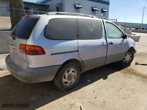 1998 Toyota Sienna LE with VIN 4T3ZF13C0WU088585, listed as a Copart auction lot 46517875 with 0 mi miles and Salvage Title. Bid and sale history available at carsss.com. Image 3.