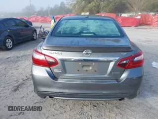 2018 Nissan Altima 2.5 SR with VIN 1N4AL3AP3JC251822, listed as a IAAI auction lot 41875517 with 135,808 mi miles. Bid and sale history available at carsss.com. Image 16.