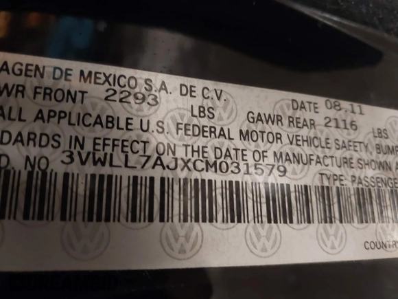 2012 Volkswagen Jetta TDI with VIN 3VWLL7AJXCM031579, listed as a IAAI auction lot 41227325 with 123,273 mi miles and . Bid and sale history available at DreamBid. Image 9.