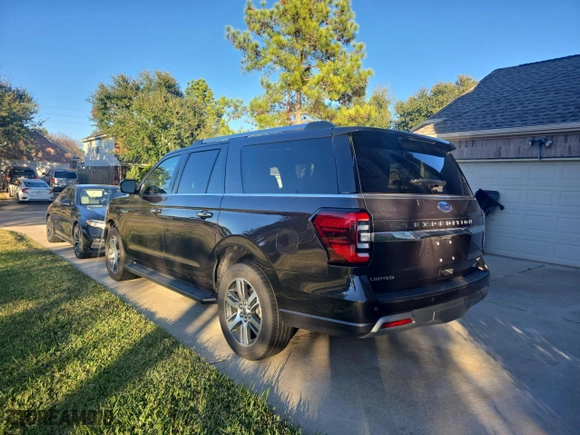 2024 Ford Expedition Max Limited with VIN 1FMJK1K88REA15039, listed as a Copart auction lot 87754025 with 27,065 mi miles and Clean Title. Bid and sale history available at carsss.com. Image 3.