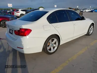 2015 BMW 3 Series 328i с VIN WBA3C1C59FK120021, выставлен на аукционе IAAI как лот 42579388 с пробегом 204 475 миль миль и . История ставок и продаж доступна на DreamBid. Изображение 4.