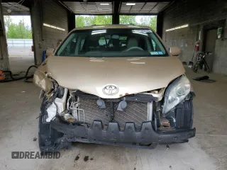 2012 Toyota Sienna XLE with VIN 5TDDK3DC1CS047265, listed as a Copart auction lot 58500275 with 203,548 mi miles and Salvage title. Bid and sale history available at DreamBid. Image 5.
