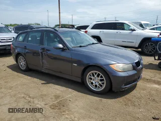 2007 BMW 3 Series 328i z VIN WBAVS13587FX15951, wystawiony jako Copart lot #61457175 z przebiegiem 153 167 mil mil oraz Czysty tytuł • Clean title. Historia ofert i sprzedaży dostępna na DreamBid. Obrazek 4.