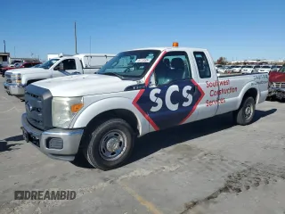2013 Ford F-250 XL z VIN 1FT7X2A62DEB03759, wystawiony jako Copart lot #84110354 z przebiegiem 242 637 mil mil oraz Szkoda całkowita • Salvage title. Historia ofert i sprzedaży dostępna na DreamBid. Obrazek 1.