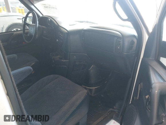 1997 Chevrolet Astro Cargo Van with VIN 1GCDM19W3VB162090, listed as a IAAI auction lot 42019388 with 238,724 mi miles. Bid and sale history available at carsss.com. Image 5.