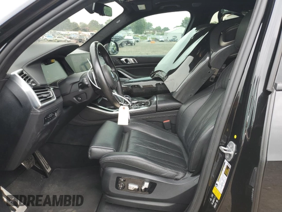 2020 BMW X5 M50i with VIN 5UXJU4C04L9C63640, listed as a Copart auction lot 63215564 with 45,172 mi miles and Salvage Title. Bid and sale history available at carsss.com. Image 7.