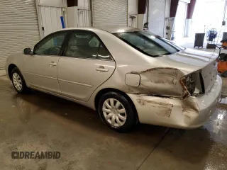 2005 Toyota Camry STD z VIN 4T1BE32K25U070332, wystawiony jako Copart lot #56934795 z przebiegiem 267 925 mil mil oraz Szkoda całkowita • Salvage title. Historia ofert i sprzedaży dostępna na DreamBid. Obrazek 2.