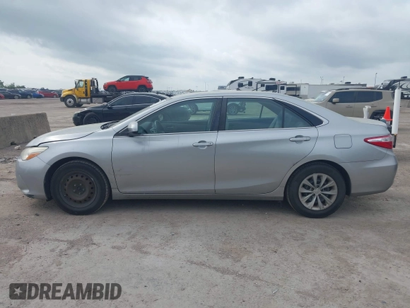 2015 Toyota Camry XLE z VIN 4T4BF1FK3FR481404, wystawiony jako IAAI lot #42131671 z przebiegiem 108 408 mil mil oraz . Historia ofert i sprzedaży dostępna na DreamBid. Obrazek 14.