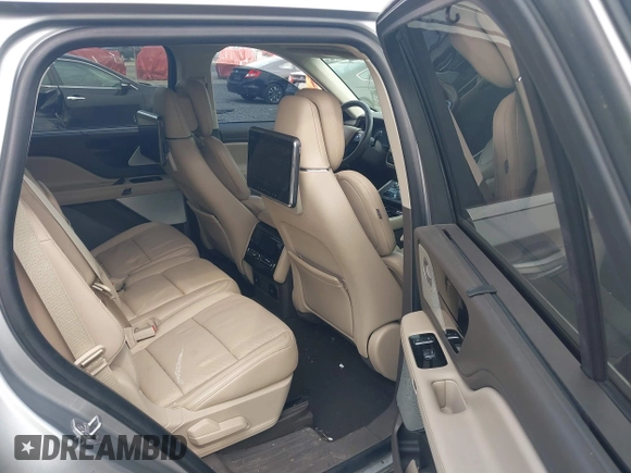 2020 Lincoln Aviator Reserve with VIN 5LM5J7XC8LGL32204, listed as a IAAI auction lot 42406158 with 83,227 mi miles and . Bid and sale history available at DreamBid. Image 8.